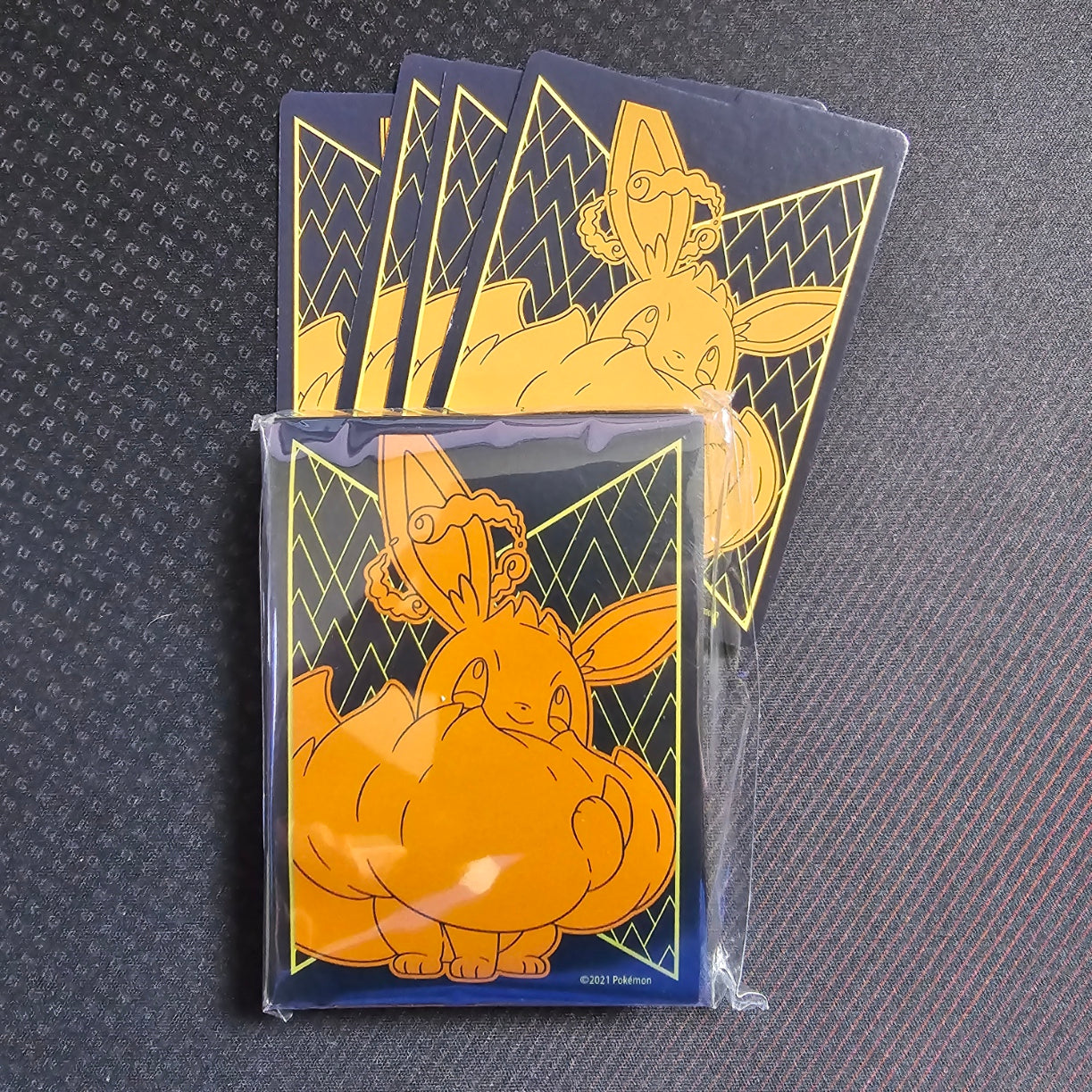 Pokemon Shining Fates Sleeves (65x) Pokemon Shining Fates Sleeves (65x)