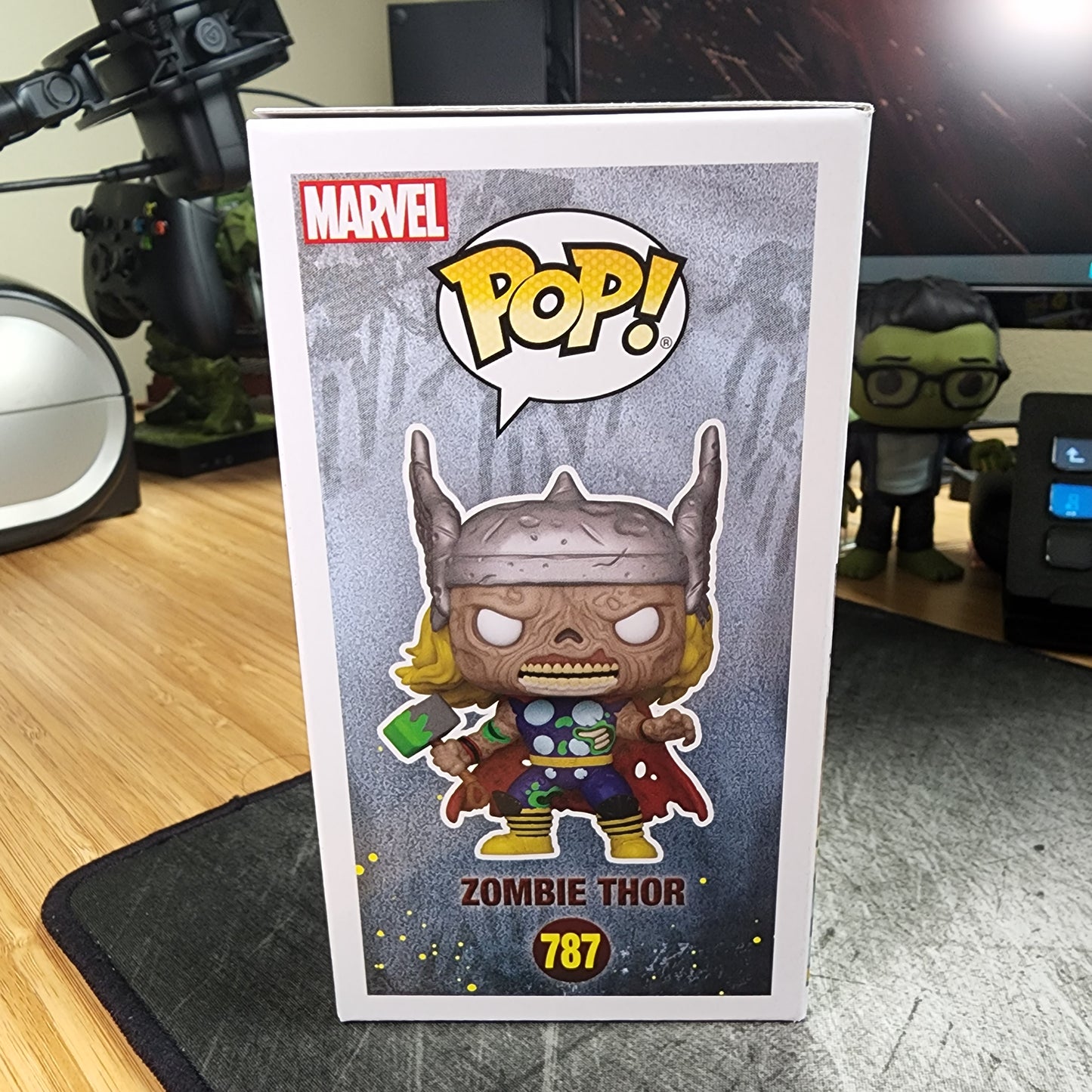 Zombie Thor GITD Entertainment Earth Exclusive 787 Marvel Zombies Funko Pop! Vinyl Figure