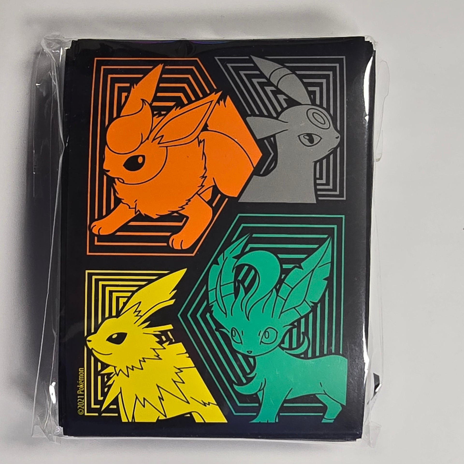 eeveelution card sleeves Pokemon - Sylveon Espeon Glaceon - Evolving Skies Elite Trainer Box - 65 Count Pack ensuring that your cards are safeguarded against scratches and wear Eeveelutions Party Standard Size Card