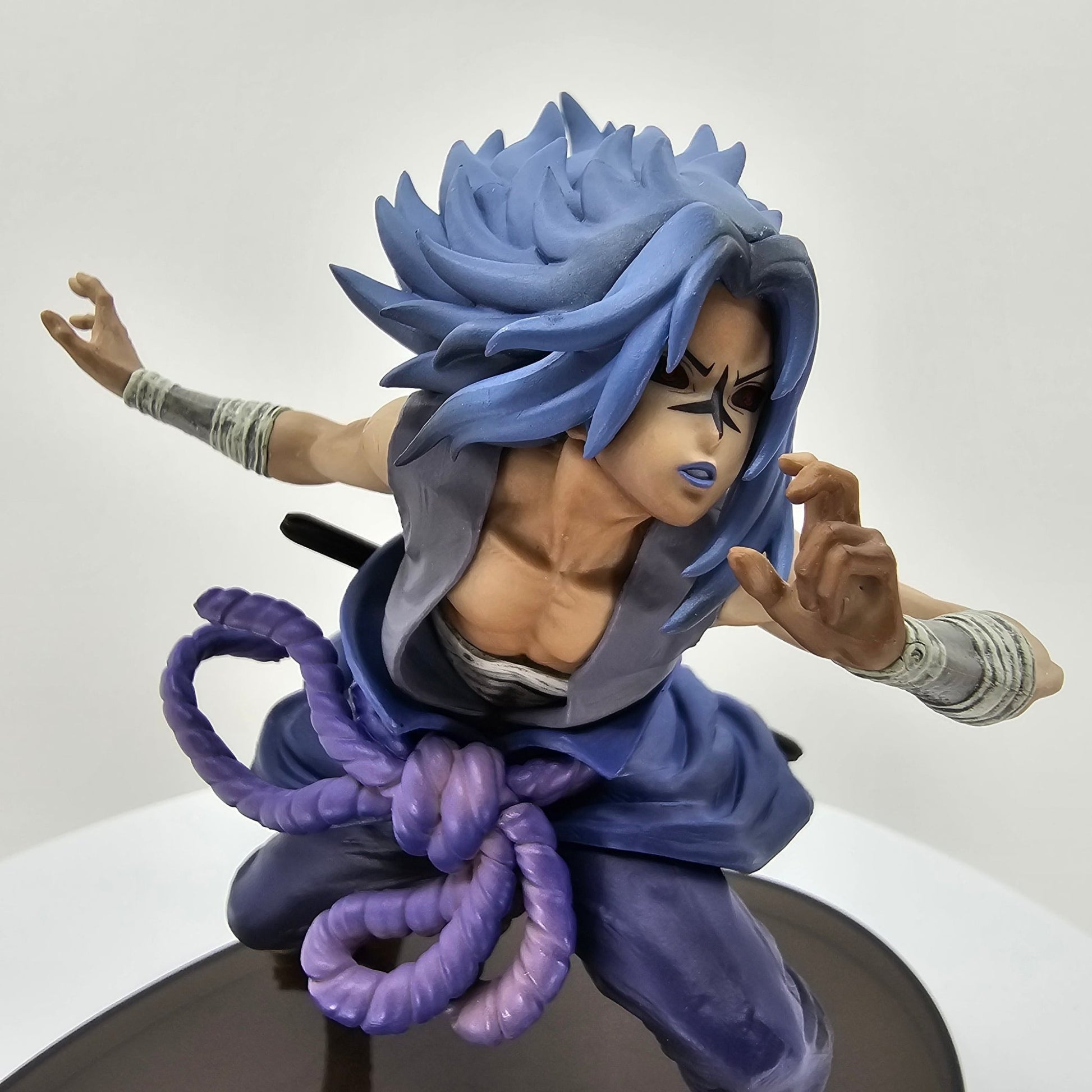 Sasuke Uchiha Banpresto Colosseum Figure Out of Box, Side Front