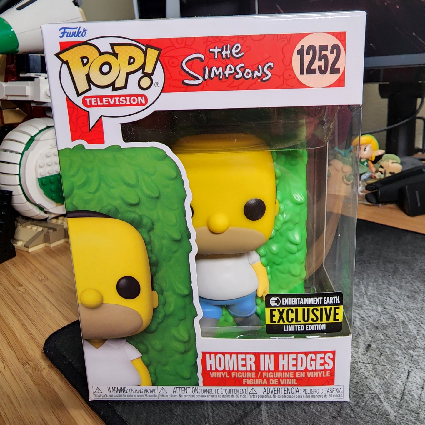 Homer in Hedges 1252 Entertainment Earth Exclusive The Simpsons Funko Pop! Vinyl Figure